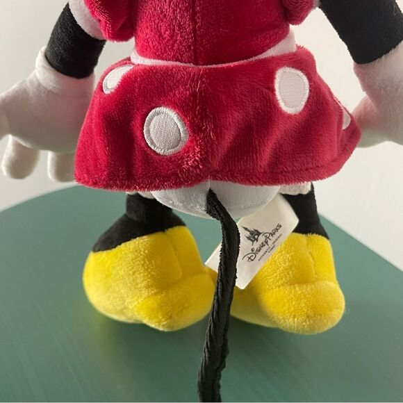Minnie Mouse Disney Parks stuffed toy - Picture 5 of 8